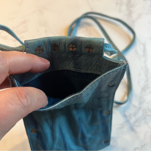 Free People cellphone lanyard - Picture 4 of 4